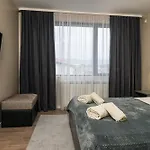 Apartament 4 *